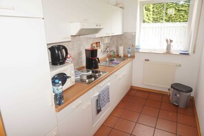 Køleskab, mikrobølgeovn, ovn