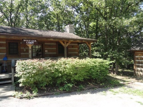 Wolf Cub Cabin von Pomme de Terre