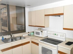 Private kitchen - Views over Memorial Park (Houston)