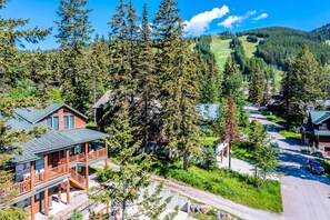 Exterior - Rustic condo w/ fireplace & beautiful ski and mountain views - walk to lifts (Whitefish)