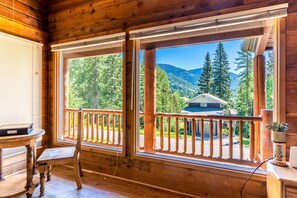 Interior - Rustic condo w/ fireplace & beautiful ski and mountain views - walk to lifts (Whitefish)