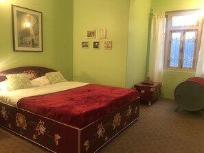 1 slaapkamer, een strijkplank/strijkijzer, wifi, beddengoed