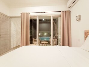 In-room safe, desk, soundproofing, free WiFi - Berawa Dini Guesthouse (Canggu)