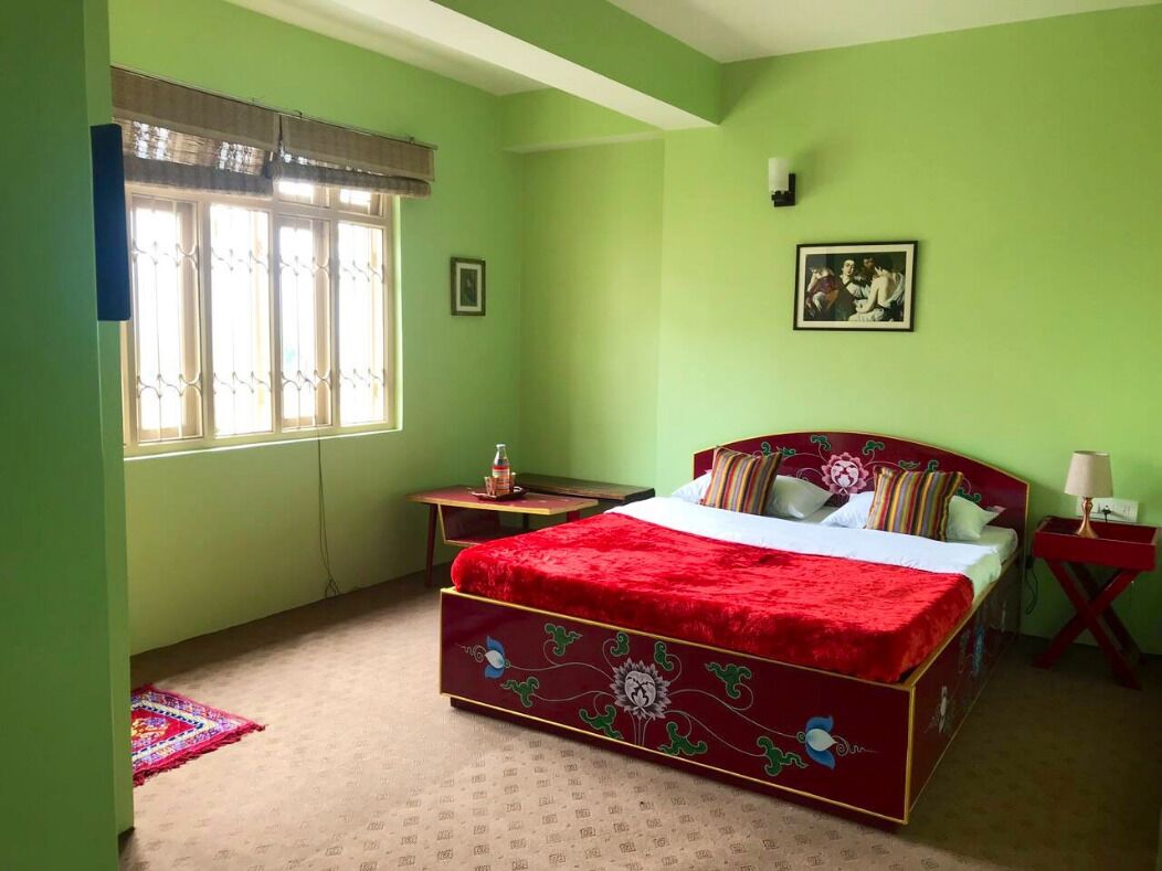 5 chambres, fer et planche à repasser, Wi-Fi, draps fournis