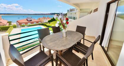 Palm Tree -Apartment mit Meerblick, 65 m. vom strand mit pool und garage