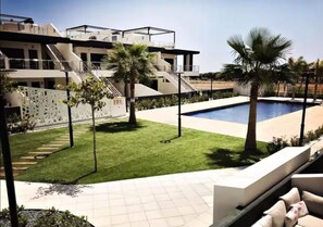 Outdoor pool - Exceptional apartment available for rent (Orihuela)