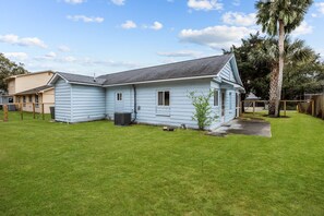 Exterior - Adorable Beach Home on Quiet Street / Short 1 Block Walk to Beach / Screen Porch! (Isle Of Palms)