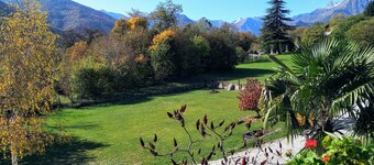 Chez Bonjour: holiday home with large terrace overlooking the mountains