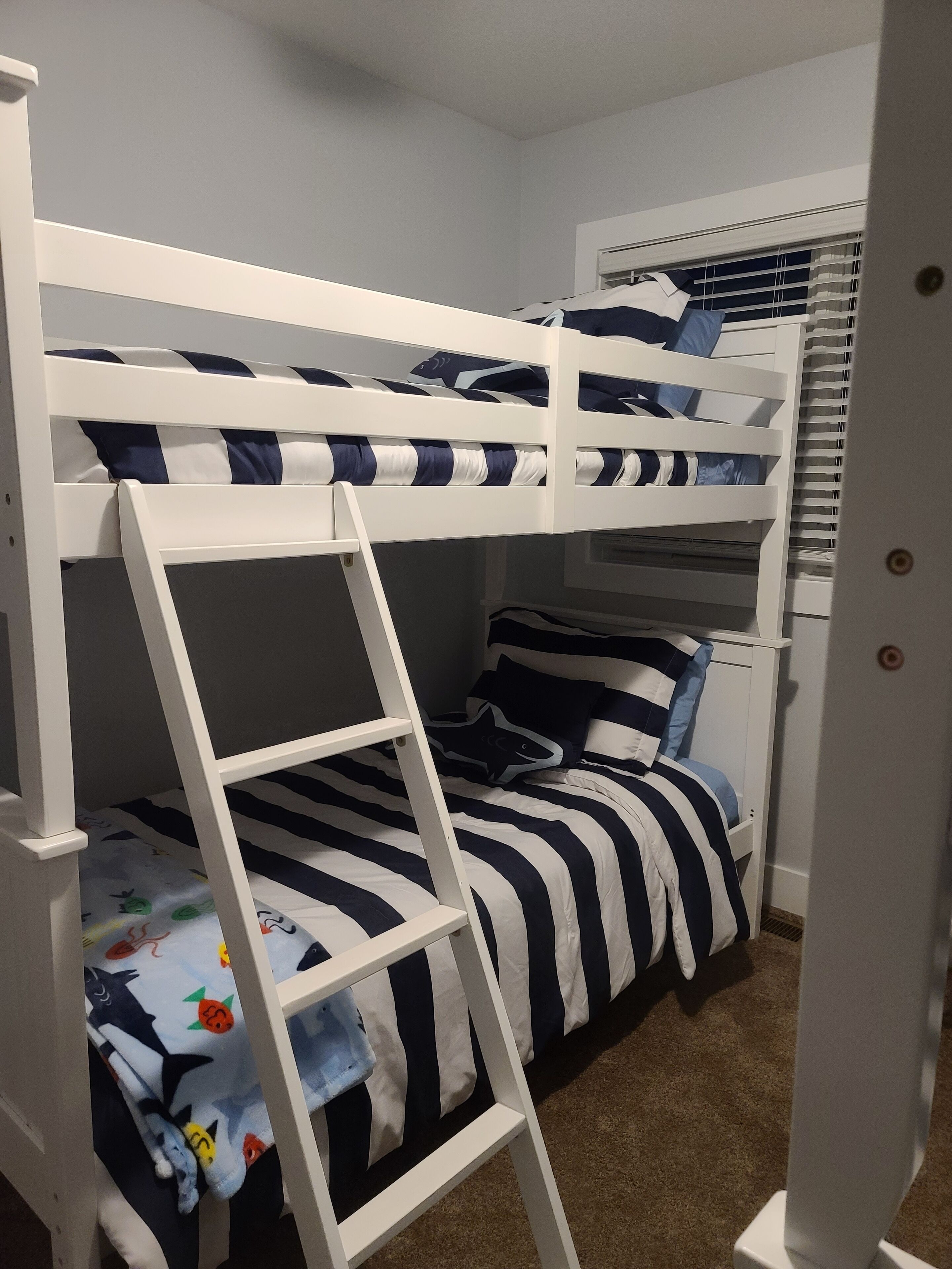 5 Schlafzimmer, Bügeleisen/Bügelbrett, kostenloses WLAN, Bettwäsche