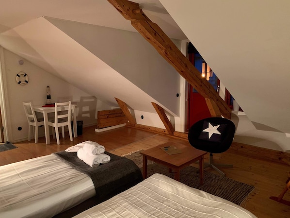 Comfort Double Room, 1 Bedroom (B) | Living area | Flat-screen TV