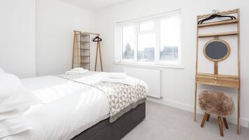 3 bedrooms, free WiFi, bed sheets