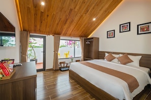 Deluxe Room, Balcony, City View