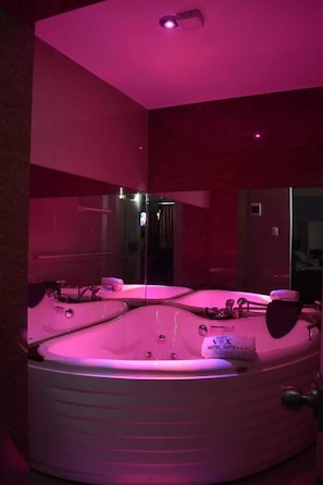 Bañera de hidromasaje privada