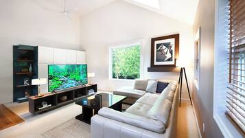 Smart-TV, BĂŒcher, Musikbibliothek, Videothek