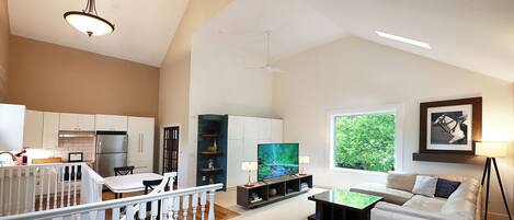 Älytelevisio, kirjoja, musiikkikirjasto, videokirjasto