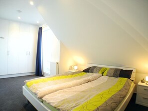 2 bedrooms, travel cot, WiFi - Penthousewohnung over 2 floors, with sauna and Raindance shower (Großenbrode)