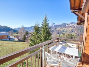 Outdoor dining - Renovated duplex 4 pers, south balcony (Notre-Dame-de-Bellecombe)