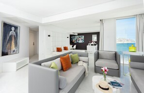 Signature Suite, 1 Bedroom | Beach/ocean view - Hotel La Tour Blanche (La Marsa)
