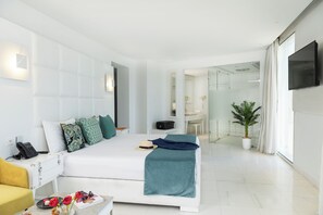 Honeymoon Suite, 1 Bedroom | Minibar, in-room safe, desk, soundproofing - Hotel La Tour Blanche (La Marsa)