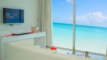 Signature Suite, 1 Bedroom | Minibar, in-room safe, desk, soundproofing