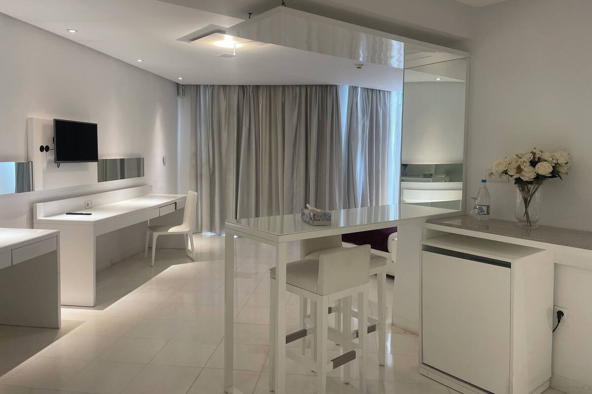 Minibar, in-room safe, desk, soundproofing