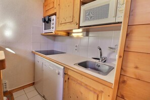 Frigorifero, microonde, forno, lavastoviglie