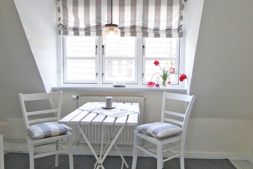 Ferienwohnung "Möwennest" im kleinen liebevoll restauriertem Kapitänshaus, unmittelbar am Kappelner Hafen, ist traumhaft schön und komfortabel eingerichtet