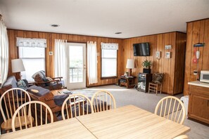 TV - The Beach Bux cottage is located one lot back and easy access to the beach! (Frisco)