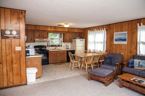 Interior - The Beach Bux cottage is located one lot back and easy access to the beach! (Frisco)