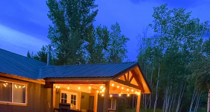 Upscale lodging duplex minutes from Glacier NP