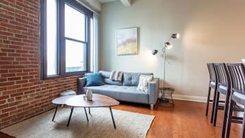 TV, Netflix, streaming services