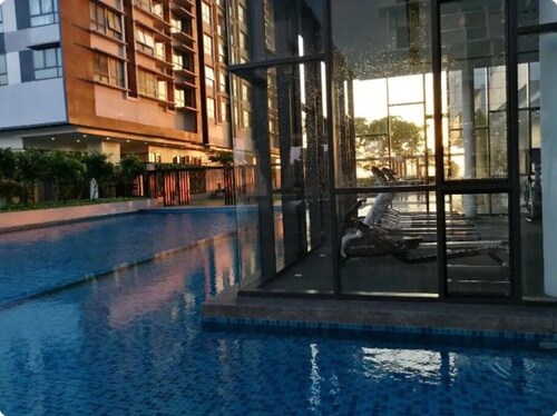 Balcón Suite privada + InfinityPool + 3 minutos a pie MRT