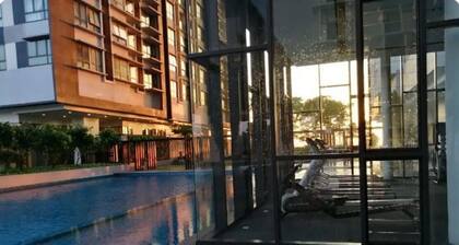 Balcón Suite privada + InfinityPool + 3 minutos a pie MRT