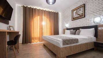 Double Room, 1 King Bed, Garden View | Premium bedding, minibar, in-room safe, individually decorated