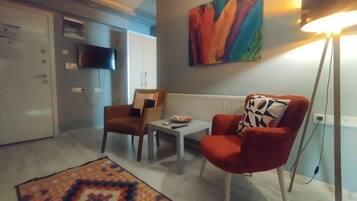 Premium Room | Blackout drapes, iron/ironing board, free WiFi, bed sheets