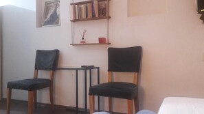 Desk, iron/ironing board, free WiFi - Yildirim Apart (Istanbul)