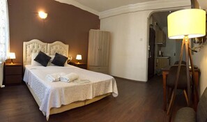 Studio Suite | Desk, iron/ironing board, free WiFi - Yildirim Apart (Istanbul)