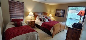4 bedrooms, iron/ironing board, free WiFi, bed sheets