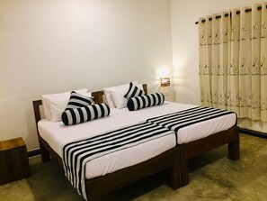 Standard Double or Twin Room | Rollaway beds, free WiFi, bed sheets - Jaye Eco Lodge (Habarana)
