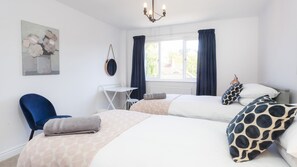 3 bedrooms, iron/ironing board, WiFi, bed sheets