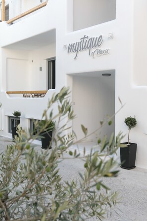 Property entrance - Majestique of Naxos Βoutique Ηotel (Naxos)