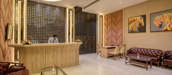 Om Clarks Inn Raebareli