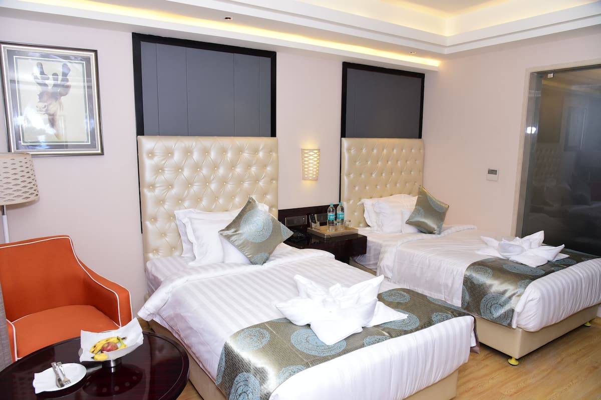 Deluxe Room | Desk, soundproofing, free WiFi