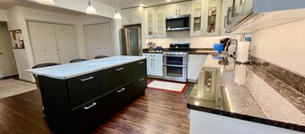 Bloomington Indiana Rental- 3BR/2BA Apartment in upper level of duplex