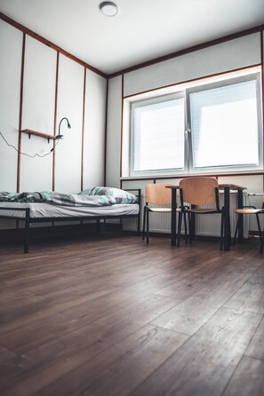 Economy Quadruple Room | Desk, laptop workspace, free WiFi - Ubytovna Mlyn (Velky Saris)