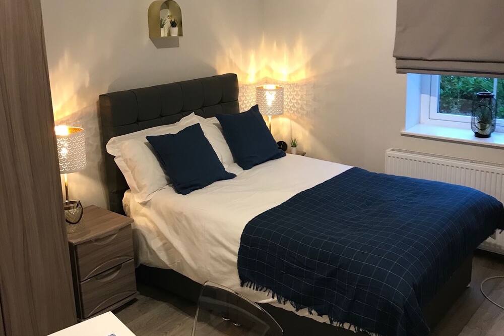 Flat 1 Helena House, 1-bed, Sleeps 2, Garden - Beenham