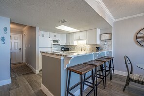 Fridge, microwave, oven, stovetop - Oceanfront Waterpointe1 606-3b/2b-Sleep6-Balcony-WIFI-TV-Pool-Family Friendly (North Myrtle Beach)