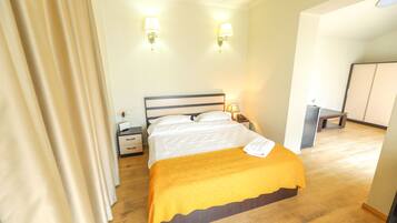 Comfort Room | 13 bedrooms, blackout drapes, soundproofing, free WiFi