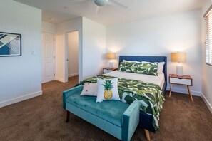 5 habitaciones, escritorio y tabla de planchar con plancha 