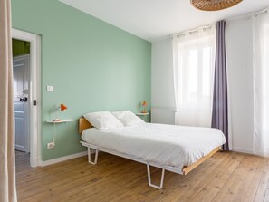 1 bedroom, WiFi, bed sheets